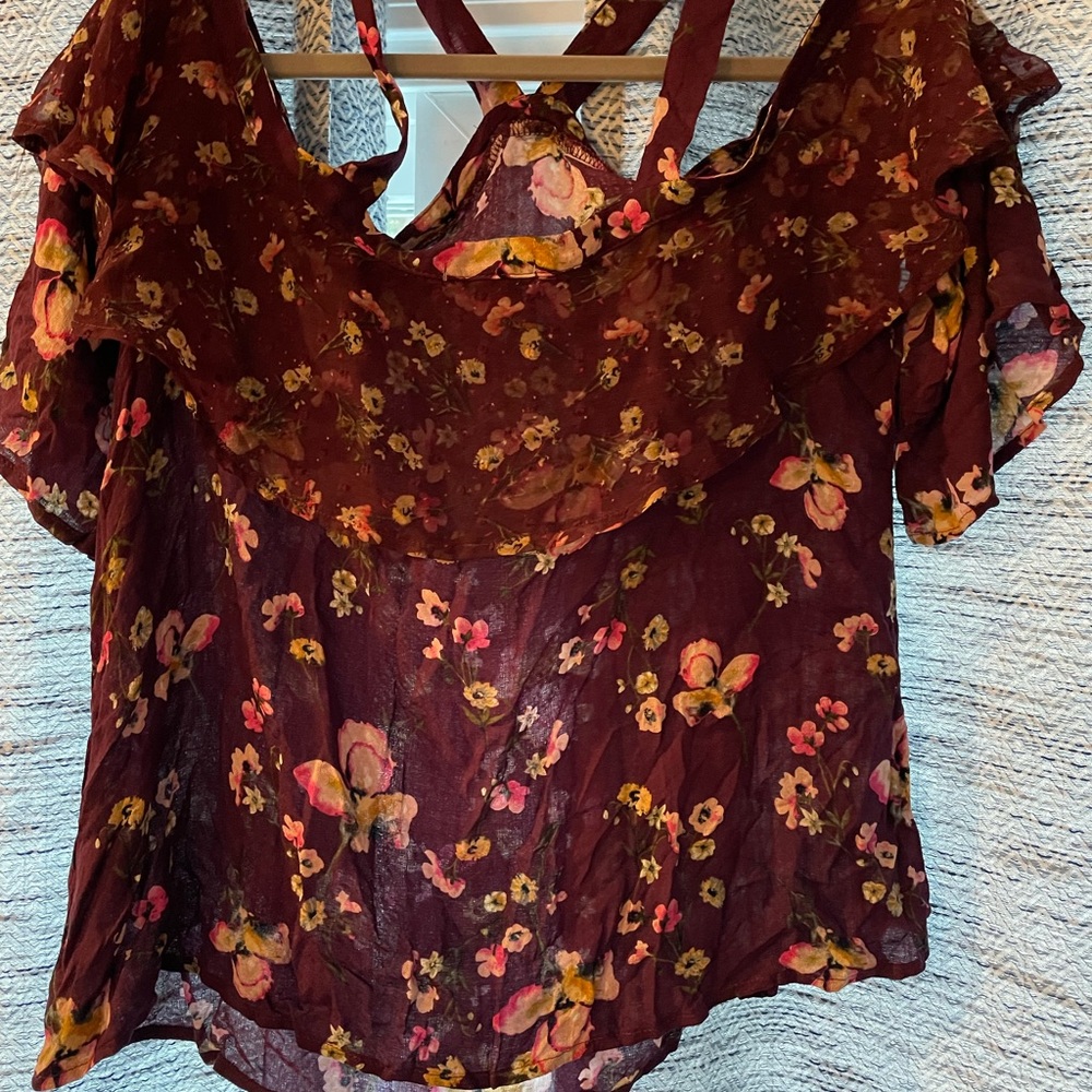 Small summer blouse - Picture 3 of 4